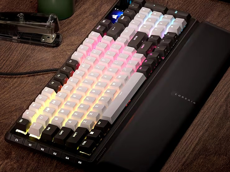 El Vanguard 96 normal (en la imagen) cambia los interruptores MGX de efecto Hall por teclas mecánicas. (Fuente de la imagen: Corsair)