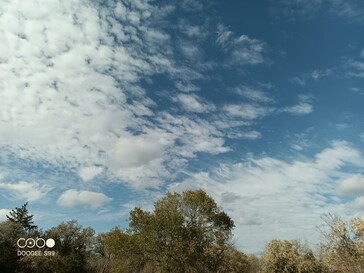 Foto del cielo con el objetivo primario.