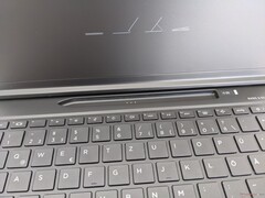 HP EliteBook Folio 13.5 -Ranura para lápiz óptico