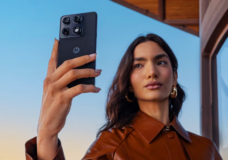 El Motorola Signature cuenta con una cámara selfie de 50 MP (Fuente de la imagen: Motorola)