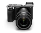 La Sony A6700 es una cámara apasionante para entusiastas, pero algunos usuarios podrían protestar por la falta de hardware de carga. (Fuente de la imagen: Sony)