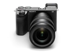 La Sony A6700 es una cámara apasionante para entusiastas, pero algunos usuarios podrían protestar por la falta de hardware de carga. (Fuente de la imagen: Sony)