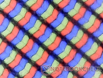 Matriz de subpíxeles RGB mate. Las imágenes aparecen nítidas con sólo una ligera granulación