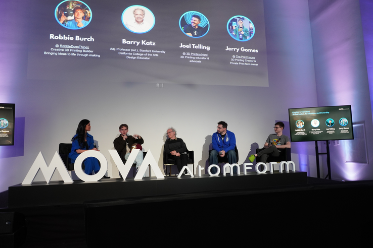 Creadores y educadores se reunieron para hablar de la paleta AtomForm 300