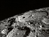 Una imagen que muestra cráteres en la Luna.