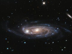 Una imagen que muestra la galaxia UGC 2885 en el universo.