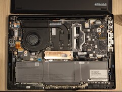 El primer portátil comercial de uso general con LPCAMM2: el Lenovo ThinkPad T14 Gen 7.