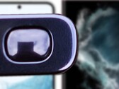 El Galaxy S23 Ultra es curvo y plano a la vez, según una supuesta captura parcial en vivo. (Fuente de la imagen: @UniverseIce/Samsung - editado)