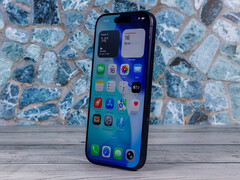 El iPhone 17 Pro tiene mucho que ofrecer, pero ¿ha llegado el momento de actualizarse desde el iPhone 14 Pro? (Fuente de la imagen: Daniel Schmidt)
