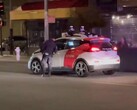 El pequeño Chevy Bolt de conducción autónoma se salió inesperadamente durante un control de tráfico en San Francisco (Imagen: b.rad916)