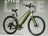 La bicicleta eléctrica Lectric XPress Lite en color verde pino