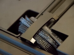 clip de cable doblado