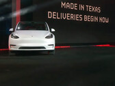 Elon Musk en el Giga Texas Cyber Rodeo (imagen: Tesla/YT)