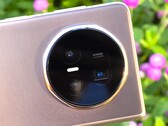 Las fotos macro de muestra sugieren que la Honor Magic V5 cuenta con un sistema de cámara significativamente mejorado. (Fuente de la imagen: @feni_book)