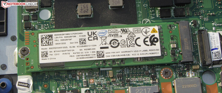 Un SSD Intel PCIe 3 sirve como unidad del sistema.