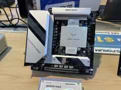 Minisforum venderá el DeskMini BD395i Max exclusivamente con APUs AMD Strix Halo. (Fuente de la imagen: Minisforum)