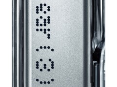 El tallo de la Oreja de Nada (3) mostrando la marca. (Fuente de la imagen: Nothing on X)