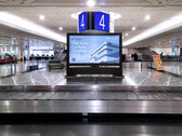 papel electrónico de 75 pulgadas en el aeropuerto.