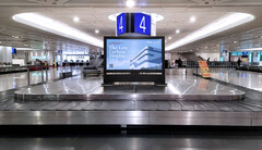 papel electrónico de 75 pulgadas en el aeropuerto.