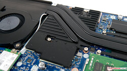 Una mirada a las heatpipes y el disipador térmico que cubren la GPU GeForce GTX 1660 Ti