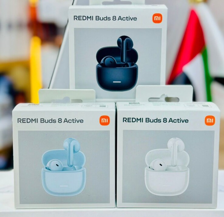 Recuadros que muestran las opciones de color de los Buds 8 Active