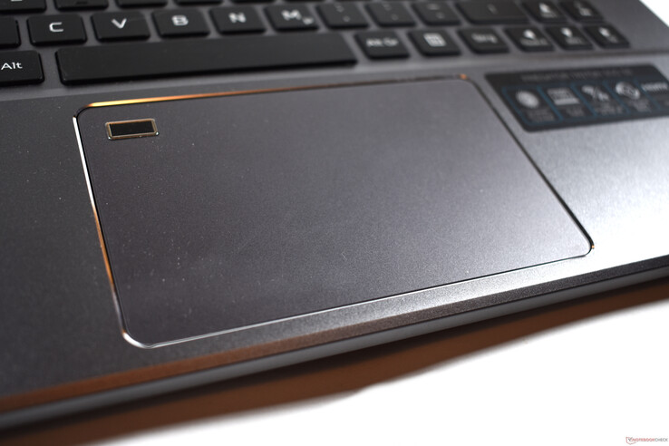 Acer Predator Triton 500 SE: panel táctil con lector de huellas dactilares integrado