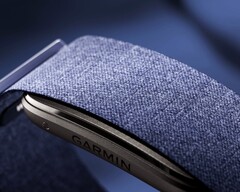El Garmin CIRQA cuenta con una correa de tela disponible en siete colores.