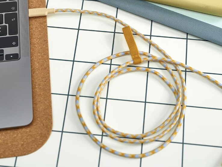El cable IKEA Rundhult USB-C a USB-C en beige/azul. (Fuente de la imagen: IKEA)