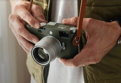La edición Safari de la icónica cámara telemétrica Leica M11-P estará disponible en color verde oliva (Fuente de la imagen: Leica)