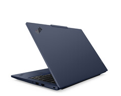 El Lenovo Thinkpad T14 Gen 7 (azul).