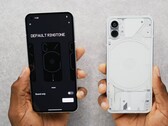 El diseño completo del Nothing Phone (1) ha sido finalmente revelado, por cortesía de MKBHD. (Fuente de la imagen: Marques Brownlee)