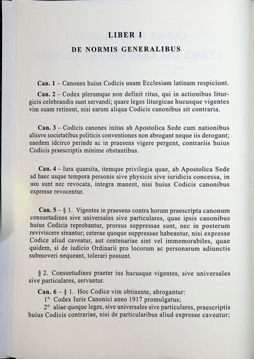 Las páginas de los libros se pueden escanear una a una; las huellas dactilares se ven con facilidad.