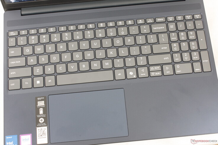 No se han producido cambios en la experiencia de uso del teclado ni del panel táctil con respecto al modelo IdeaPad Slim 3 15 de 2025 del año pasado.