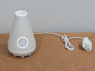 Base de carga y limpieza UV con cable de alimentación.