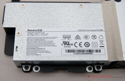 Fuente de alimentación interna de 135 vatios (19 V; 7,1 A)