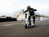 La Bo The Turbo cuenta con un motor dual de 24.000 W y ofrece una velocidad máxima de 160 km/h (Fuente de la imagen: Bo)