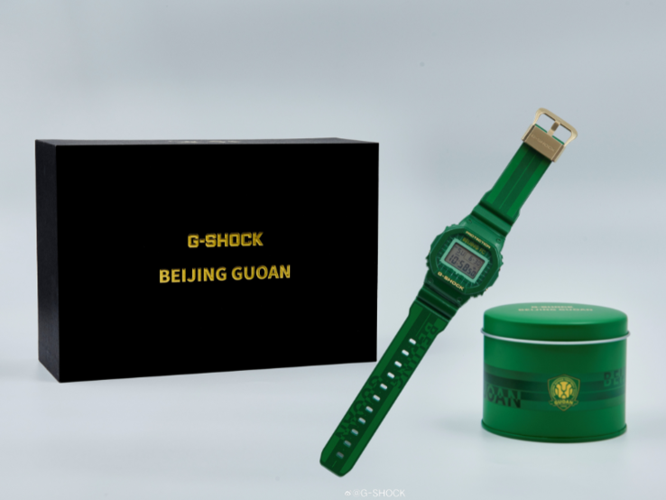 El reloj G-Shock x Beijing Guoan Football Club. (Fuente de la imagen: Casio vía Weibo)