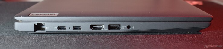 izquierda: RJ45, USB4, USB C 3.2 Gen 2, HDMI, USB A 3.2 Gen 1, Audio de 3,5 mm