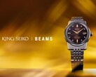 El reloj King Seiko x Beams SDKA025, fotografiado sobre un estilizado fondo amarillo anaranjado. (Fuente de la imagen: PR Times JP)