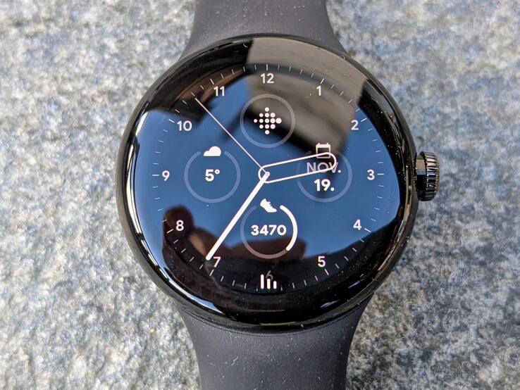 La carcasa del Google Pixel Watch es de acero inoxidable.