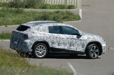Mercedes GLA: El nuevo SUV compacto sobre plataforma MMA será eléctrico en 2026 e híbrido a partir de 2027. (Fuente de la imagen: Autocar)