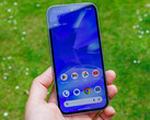 Hemos revisado a fondo el Google Pixel 9a y su pantalla OLED (Fuente de la imagen: Daniel Schmidt)