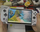 La GPD Win 5 en su nuevo acabado blanco. (Fuente de la imagen: GPD)