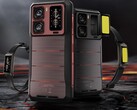 El Oukitel WP300 tiene un punto fuerte: su diseño semimodular. Incluye una luz brillante y una pantalla secundaria. (Fuente de la imagen: Oukitel)