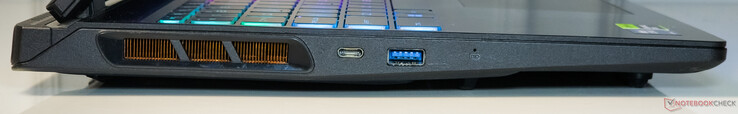 Izquierda: Thunderbolt 4, USB 3.2 Gen1 Tipo-A