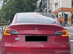 Tesla Model 3 con calcomanía anti-Musk. (Fuente de la imagen: Notebookcheck)
