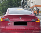 Tesla Model 3 con calcomanía anti-Musk. (Fuente de la imagen: Notebookcheck)