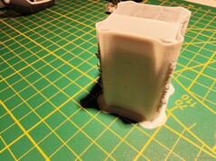 Esta torre de cebado atrapa la extrusión no reproducible