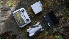 DJI Mini 5 Pro: Unboxing y vídeos de vuelo ya en línea. También está disponible en los comercios. (Fuente de la imagen: djicyprus)