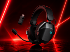 El Edifier G5 Max incluye un micrófono unidireccional desmontable de 9,75 mm
